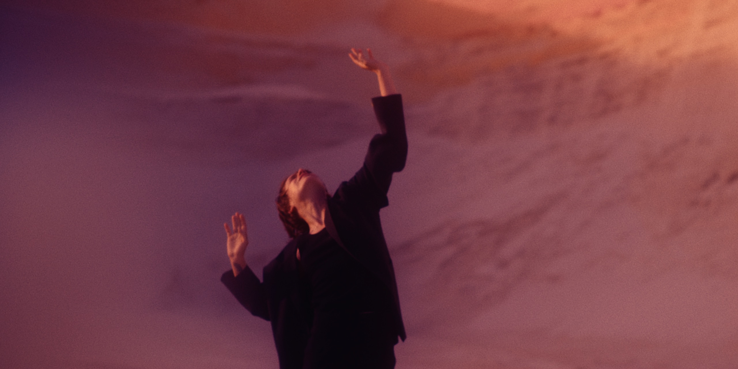 Christine and the Queens – Rentrer chez moi — still 5