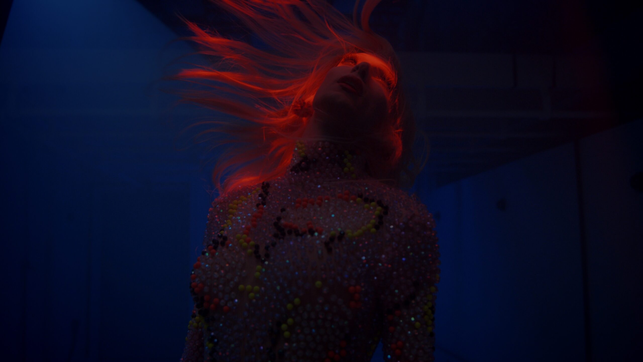 LA GRANDE DAME – DADA — still 11