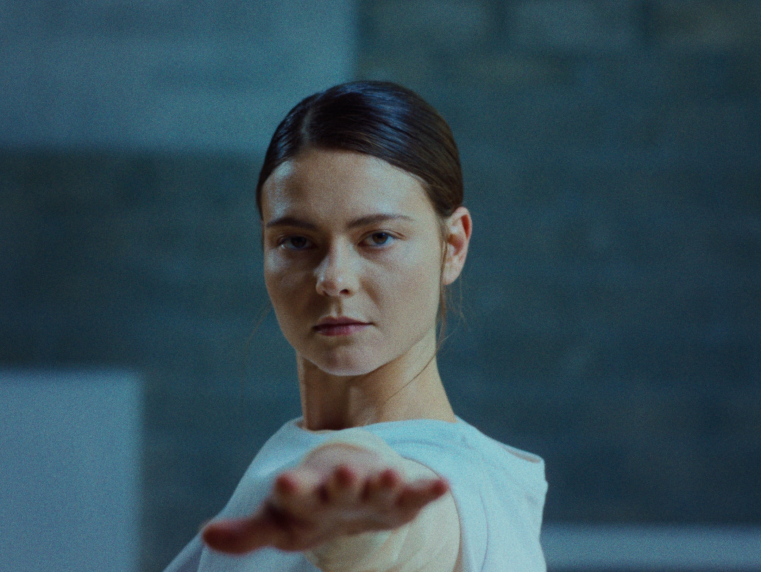 Falling — still 4