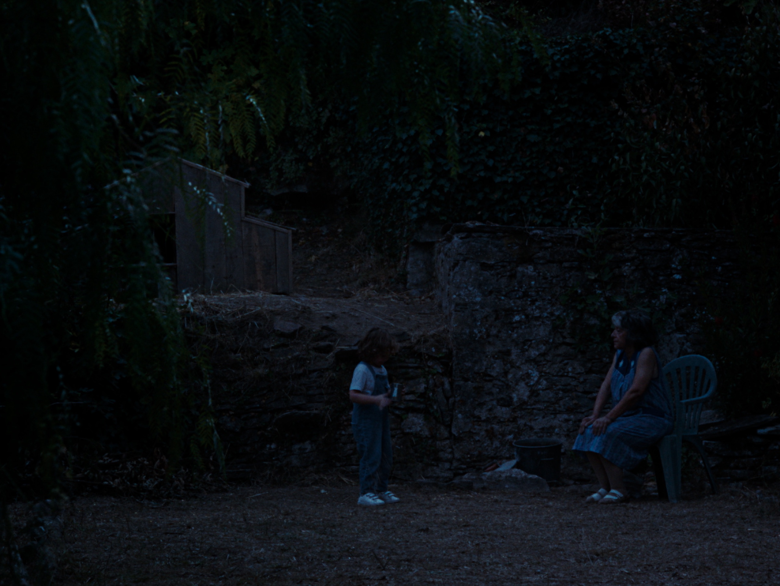 La Poule Noire — still 4