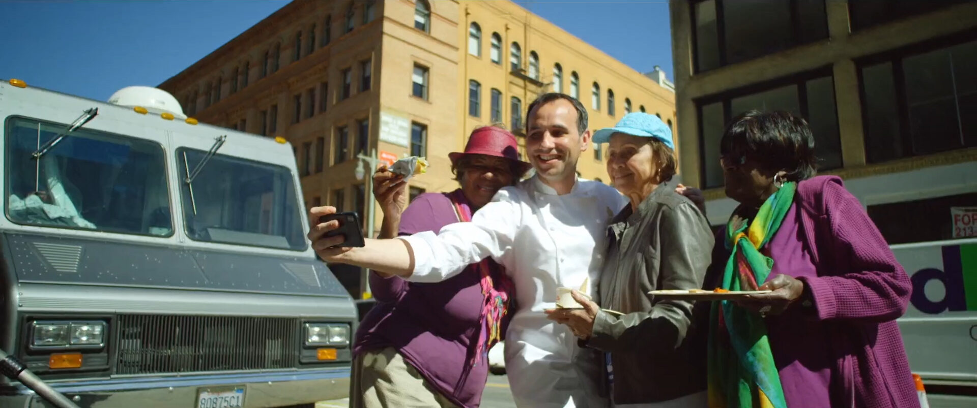 [S1.Ep4] The Chef in a Truck - En quête d’ingrédients.01_10_24_07.Still024